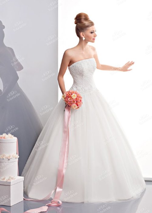 Свадебное платье BB138, 52 размер Красивое пышное свадебное платье 52 размера. Продажа последнего размера по цене распродажи